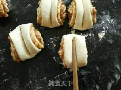 Make Onion pork roll step 8