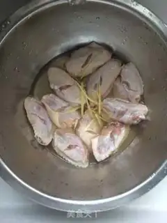 Make Coke chicken wings step 1
