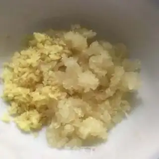 Make Garlic fan sap step 1