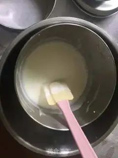 Make Blueberry jam cheesecake step 4