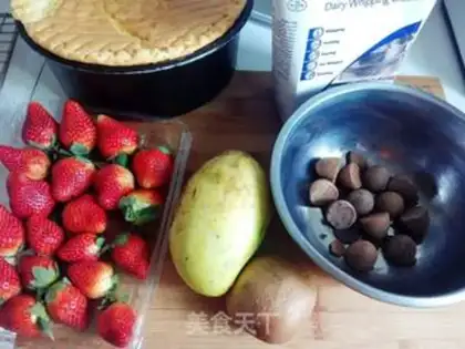 Make Chocolate strawberry cake step 0