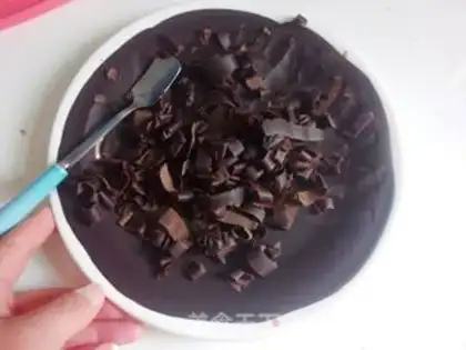 Make Chocolate strawberry cake step 7