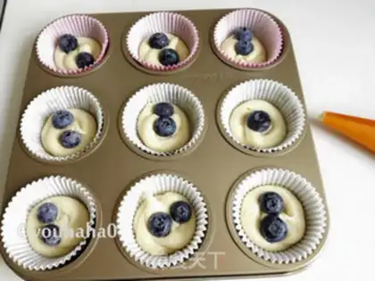Make Honey blueberry marfin cake step 8