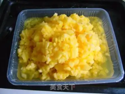 Make The cherry pineapple step 1