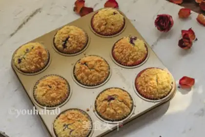 Make Honey blueberry marfin cake step 11