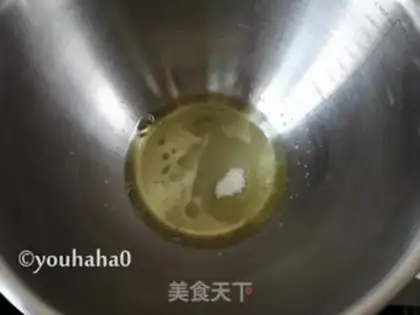 Make Butter strawberry sandwich step 1
