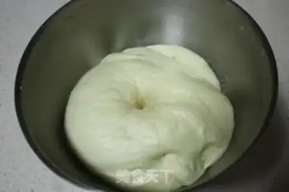 Make Japanese milk bean bread step 1