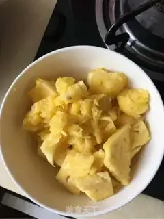Make Pineapple rice step 4
