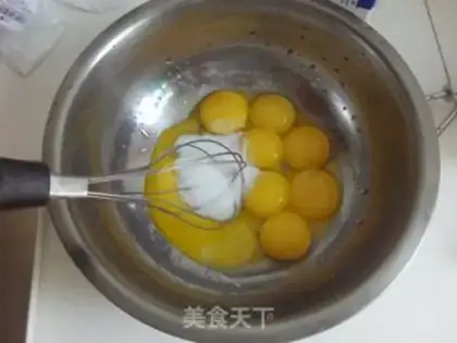 Make Strawberry Snowcake step 1