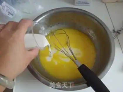 Make Strawberry Snowcake step 3