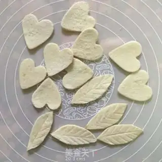 Make Toast roses step 3