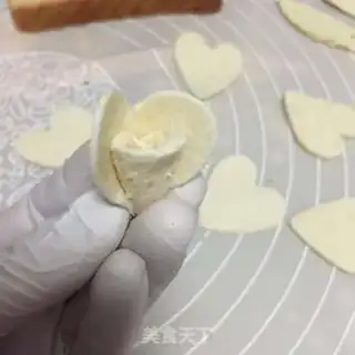 Make Toast roses step 4