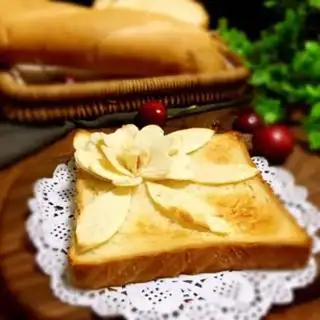 Make Toast roses step 10