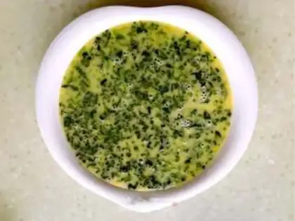 Make Spinach shrimp spa eggs step 4