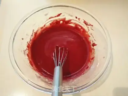 Make Six-inch velvet twirl cake step 2