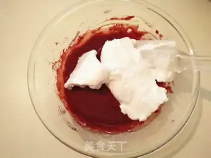 Make Six-inch velvet twirl cake step 7