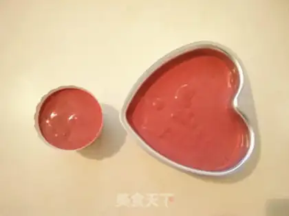 Make Six-inch velvet twirl cake step 11
