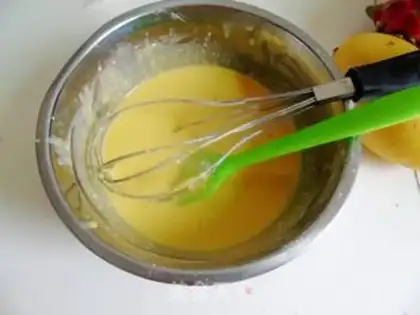 Make Fruit box cake step 3