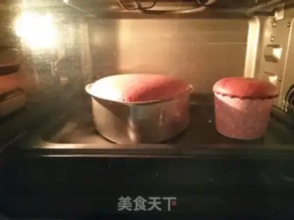 Make Six-inch velvet twirl cake step 12
