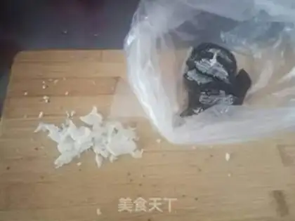 Make A yogurt strawberry cup step 0