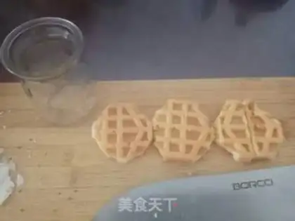 Make A yogurt strawberry cup step 2