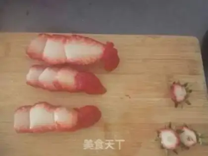 Make A yogurt strawberry cup step 3
