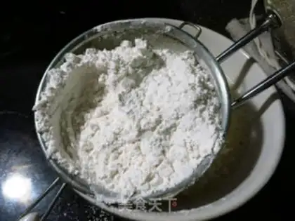 Make Cranberry Madeleine step 1