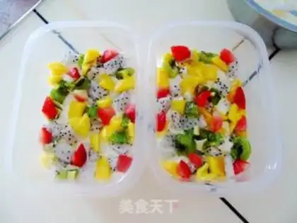 Make Fruit box cake step 13