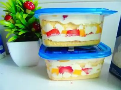 Make Fruit box cake step 14