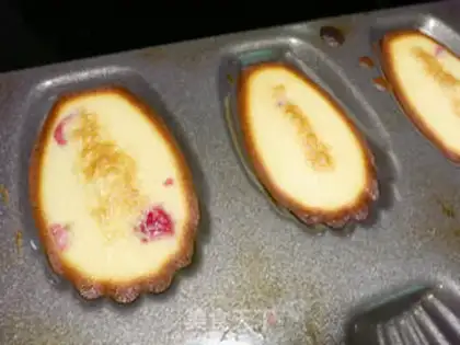 Make Cranberry Madeleine step 6