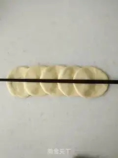Make Rose bread step 4