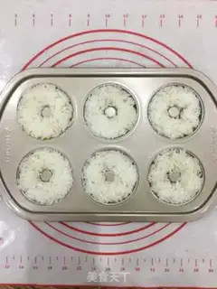 Make Donut sushi step 4