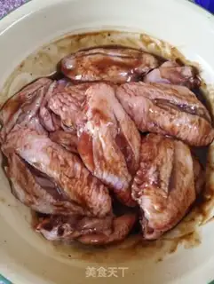 Make Black pepper chicken wing pasta step 0