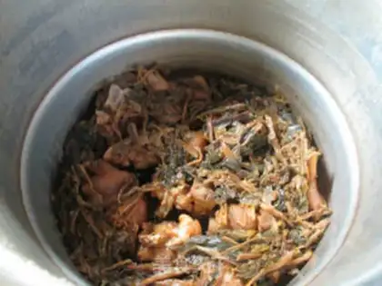 Make Plum-dry pig hoof step 8