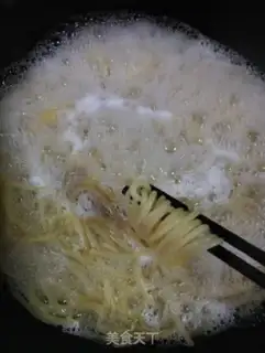 Make Black pepper chicken wing pasta step 6