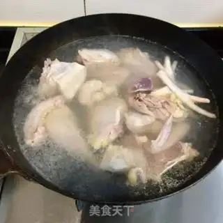 Make Coconut chicken soup step 1