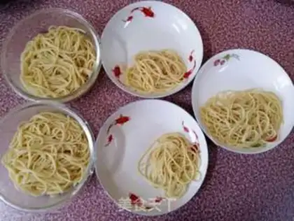Make Black pepper chicken wing pasta step 8