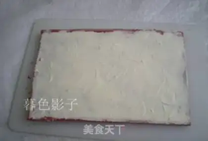 Make Red velvet cream rolls step 12