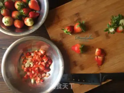 Make Strawberry cream cake step 1