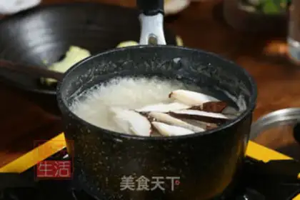 Make Porridge of mushroom shrimp step 5