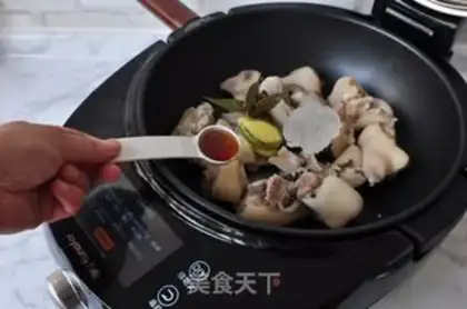 Make Red burning pig hoof step 5