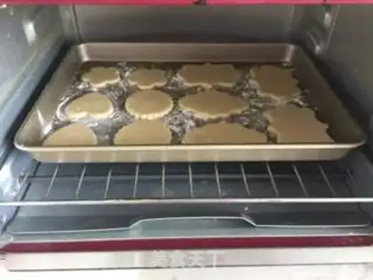 Make Lace Rose Frost Biscuit step 6