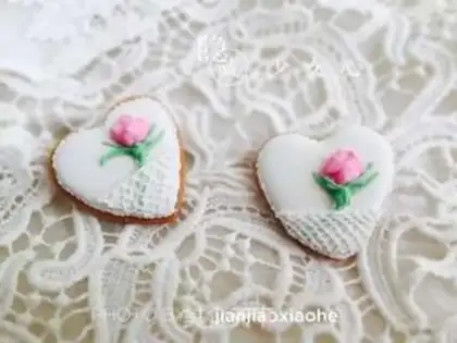 Make Lace Rose Frost Biscuit step 13