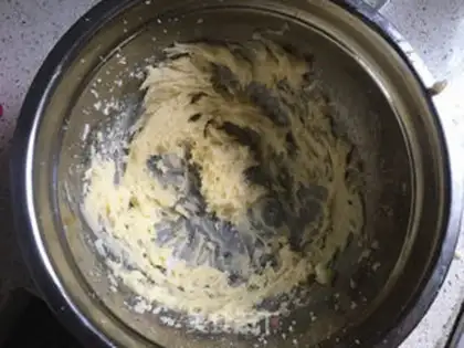 Make Orange pound cake step 3