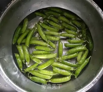 Make Salty peas step 1