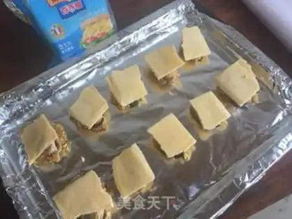 Make Garlic cheese sips step 6