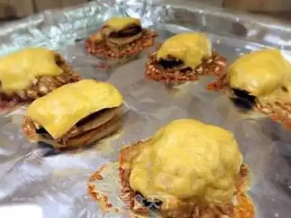Make Garlic cheese sips step 9