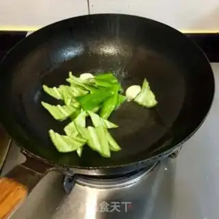 Make Scrambled mushrooms step 4