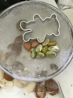 Make Bear hugs cookies step 6