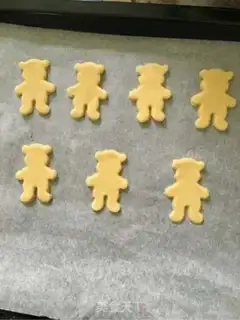 Make Bear hugs cookies step 9